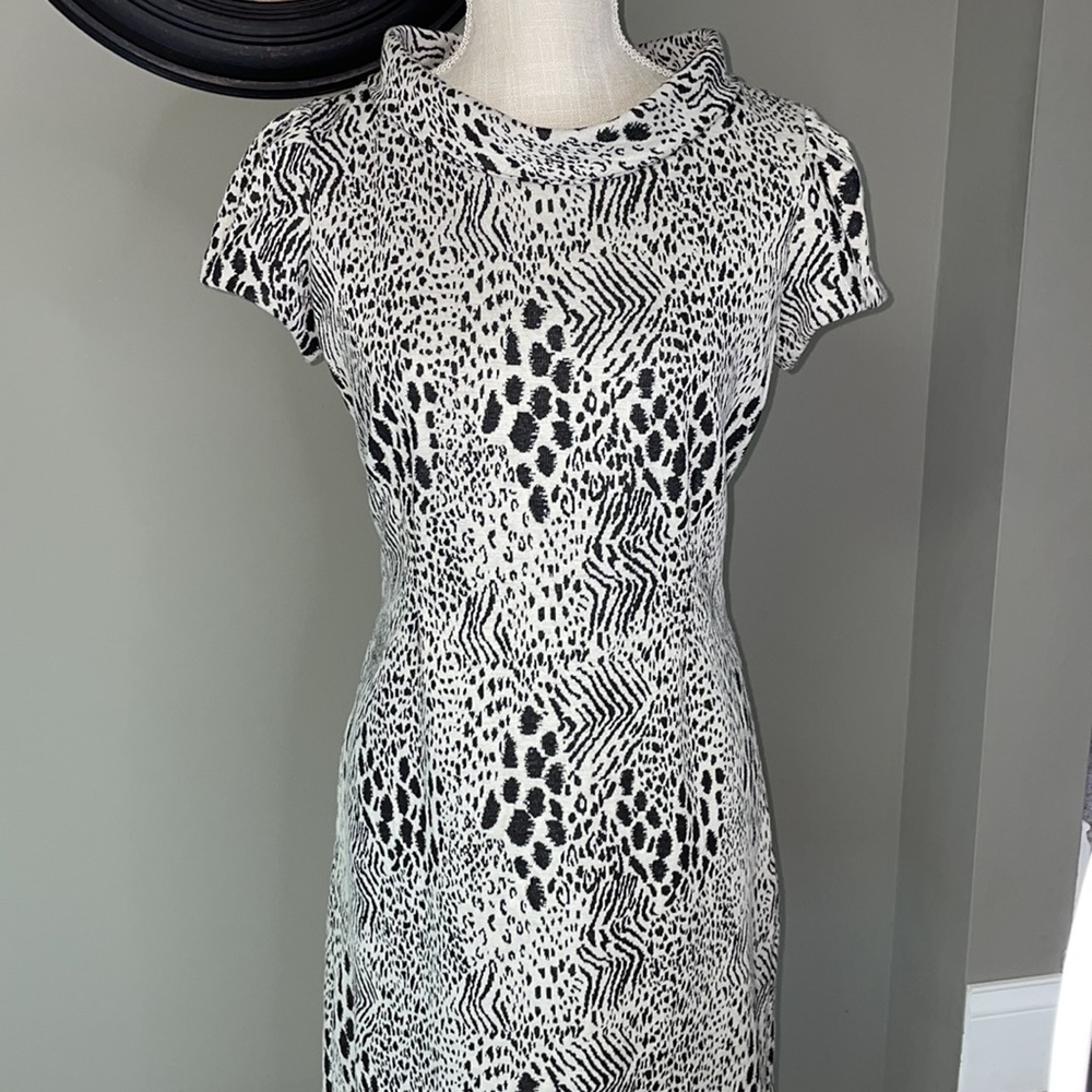 EUC business type- Karin Stevens size 10 black and white dress.